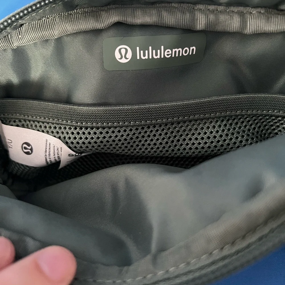 Lululemon Green Belt Bag SAME DAY SHIPPING - Picture 2 of 5